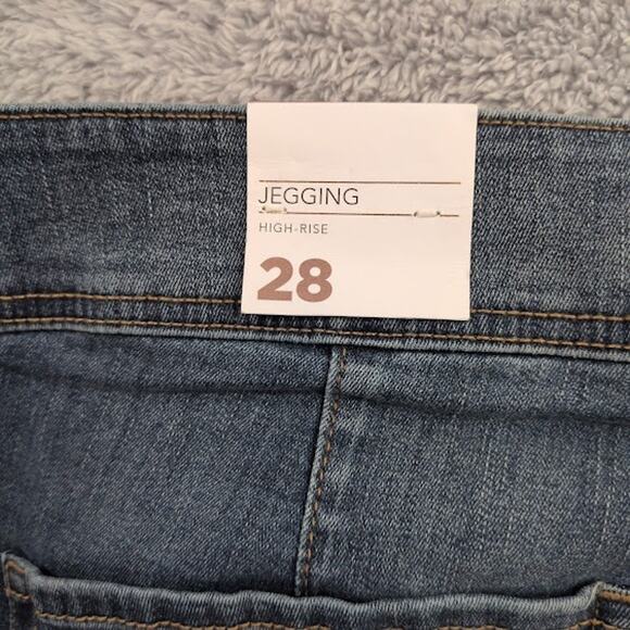 Lane Bryant Jegging Size 28 Wash High-Rise Flex Magic Waistband Distressed NWT - Picture 16 of 16